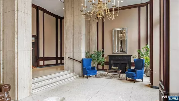 2077 Center AVE #18c, Fort Lee, NJ 07024