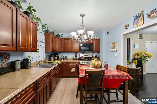 338-340 Manson PL, Plainfield, NJ 07063