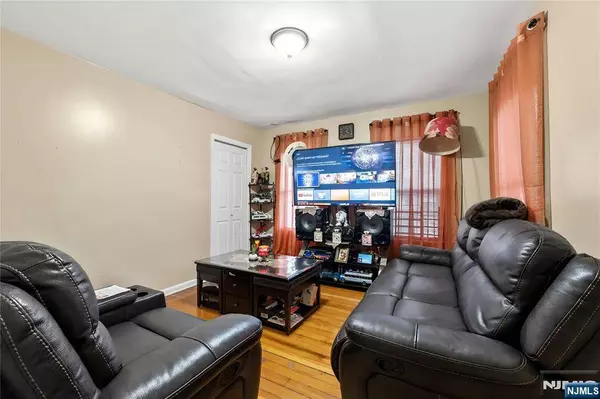 338-340 Manson PL, Plainfield, NJ 07063