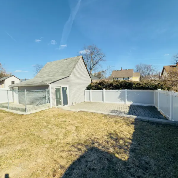 633 Linden Ave #1, Teaneck, NJ 07666-2353