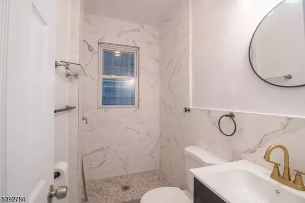 93 21St St #1, Irvington Twp., NJ 07111