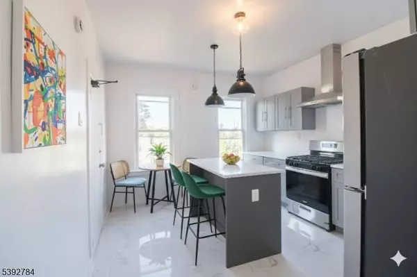 93 21St St #1, Irvington Twp., NJ 07111