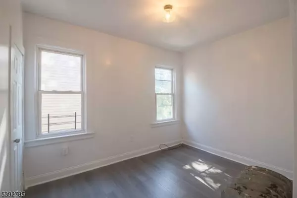 93 21St St #3, Irvington Twp., NJ 07111