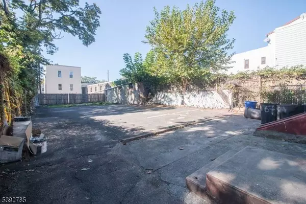 93 21St St #3, Irvington Twp., NJ 07111