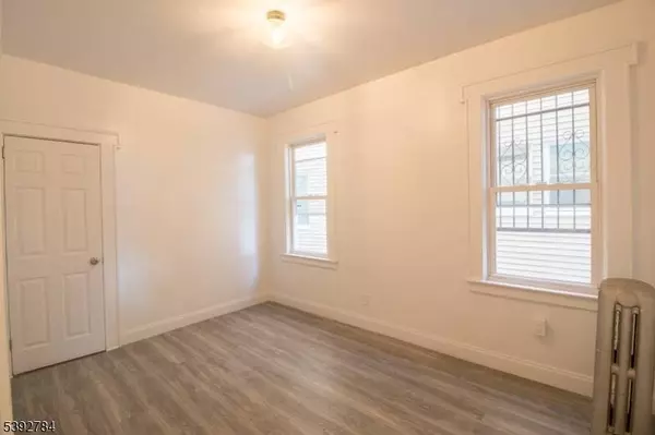 93 21St St #1, Irvington Twp., NJ 07111