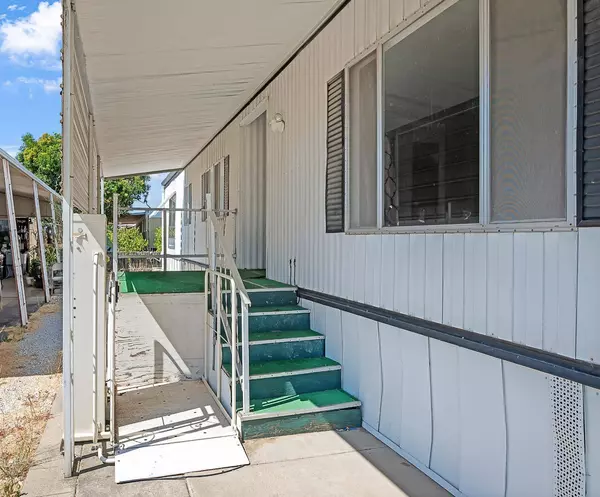 7548 Huckleberry LN, Sacramento, CA 95828