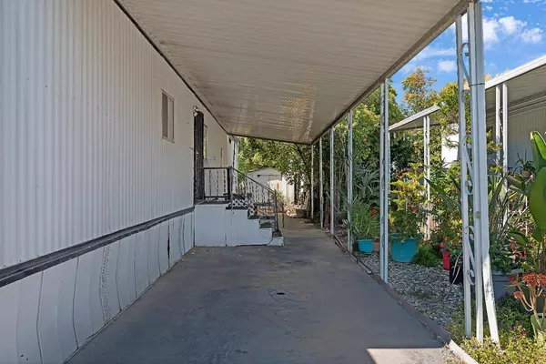 7548 Huckleberry LN, Sacramento, CA 95828