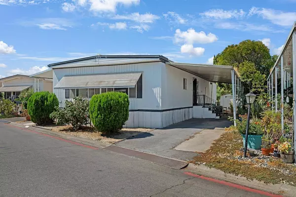 7548 Huckleberry LN, Sacramento, CA 95828