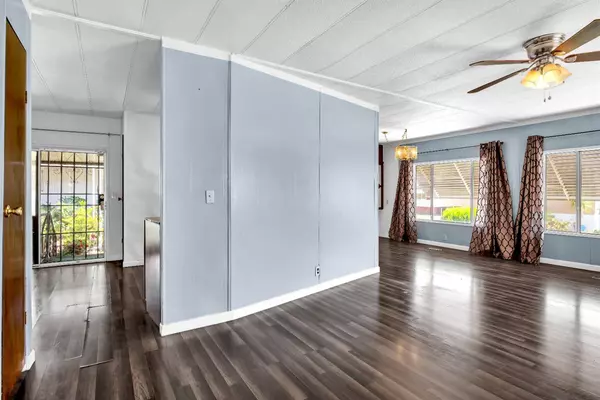 7548 Huckleberry LN, Sacramento, CA 95828