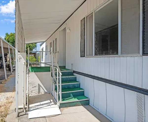 7548 Huckleberry LN, Sacramento, CA 95828