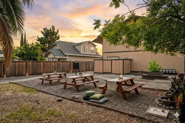 2944 Del Paso BLVD, Sacramento, CA 95815