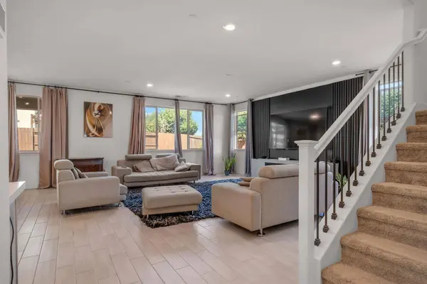 3105 Brandenburber DR, Roseville, CA 95747