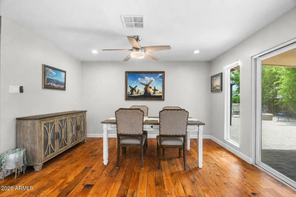 8621 E Weldon Ave, Scottsdale, AZ 85251-5077