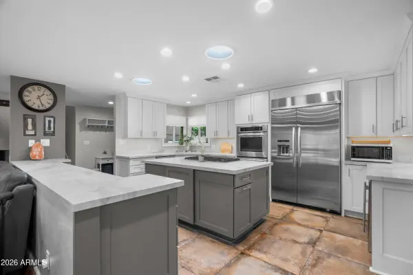 8621 E Weldon Ave, Scottsdale, AZ 85251-5077
