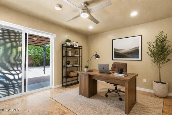 8621 E Weldon Ave, Scottsdale, AZ 85251-5077