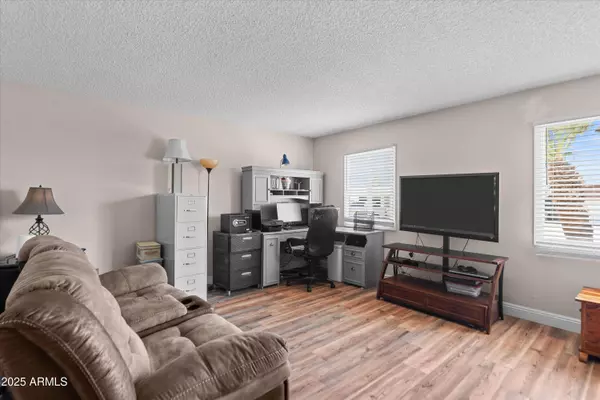 3636 W CROCUS Drive, Phoenix, AZ 85053