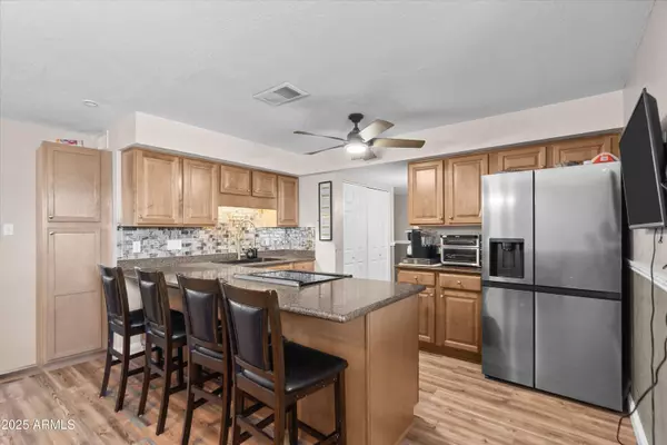 3636 W CROCUS Drive, Phoenix, AZ 85053