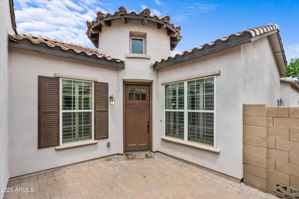 2040 E GERONIMO Street, Chandler, AZ 85225