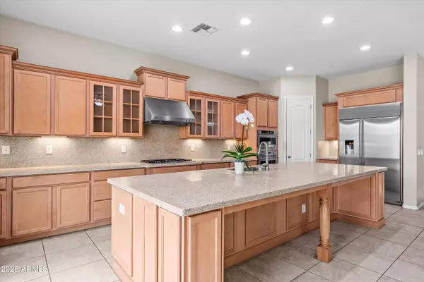 2040 E GERONIMO Street, Chandler, AZ 85225