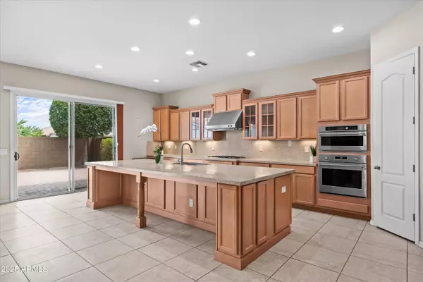 2040 E GERONIMO Street, Chandler, AZ 85225