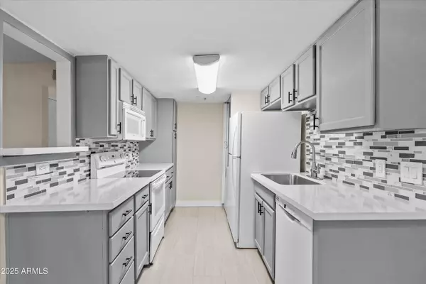 1033 N GRANITE REEF Road, Scottsdale, AZ 85257