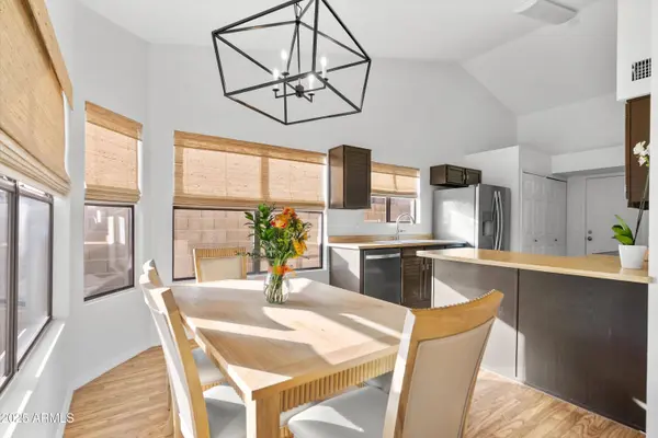 3925 E MONTE CRISTO Avenue, Phoenix, AZ 85032