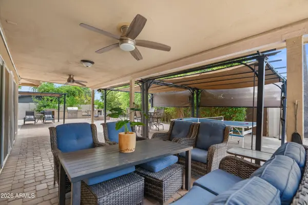 8621 E WELDON Avenue, Scottsdale, AZ 85251