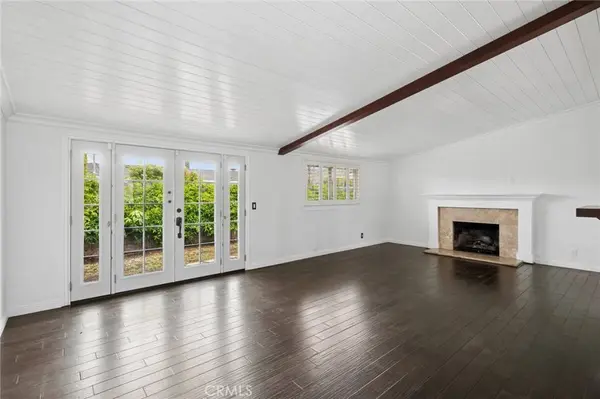 300 Esther ST, Costa Mesa, CA 92627