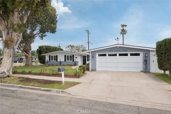 300 Esther ST, Costa Mesa, CA 92627