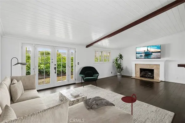 300 Esther ST, Costa Mesa, CA 92627