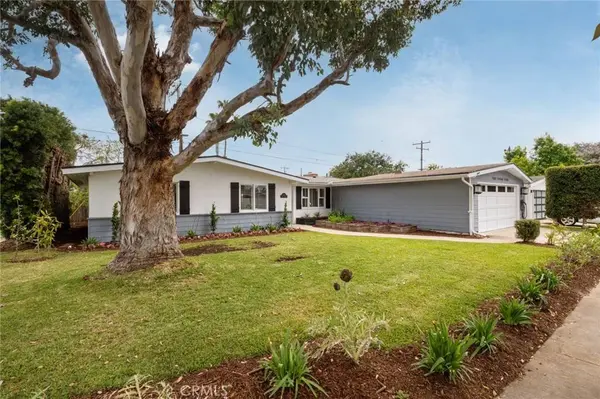300 Esther ST, Costa Mesa, CA 92627