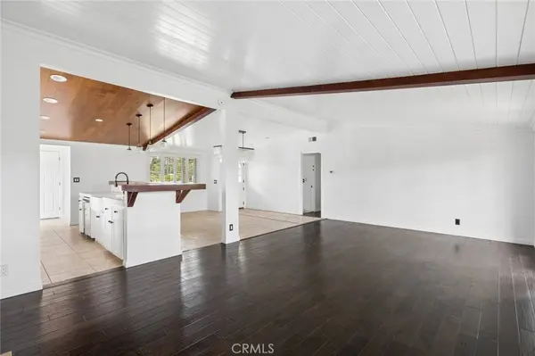 300 Esther ST, Costa Mesa, CA 92627