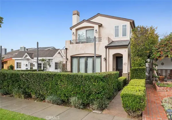 1/2 Poinsettia AVE, Corona Del Mar, CA 92625
