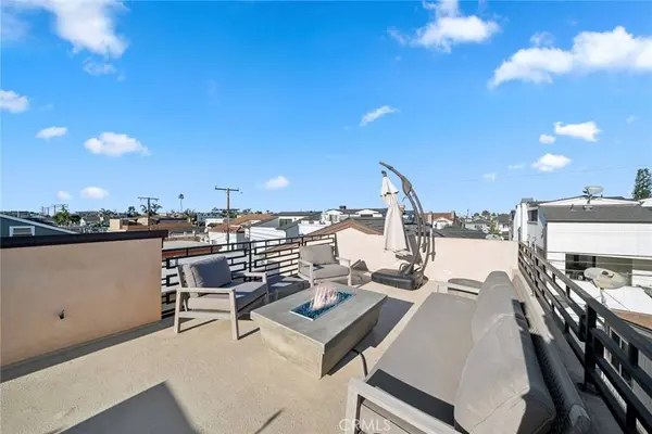 1/2 Poinsettia AVE, Corona Del Mar, CA 92625