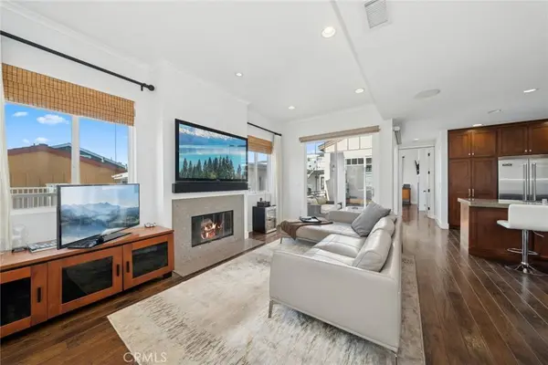 1/2 Poinsettia AVE, Corona Del Mar, CA 92625