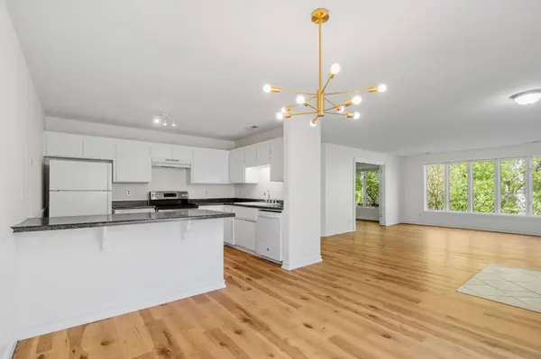 9018 Neill Lake RD, Eden Prairie, MN 55347