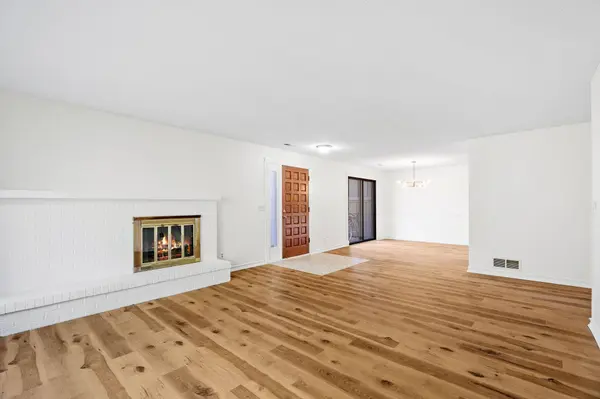 9018 Neill Lake RD, Eden Prairie, MN 55347