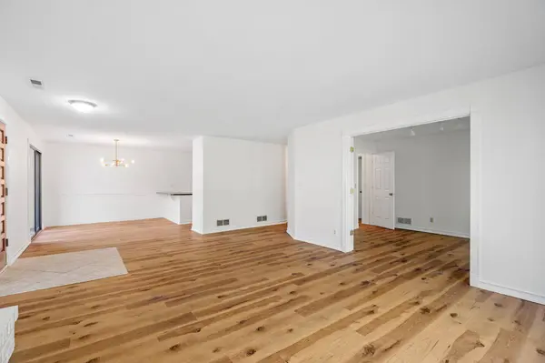 9018 Neill Lake RD, Eden Prairie, MN 55347