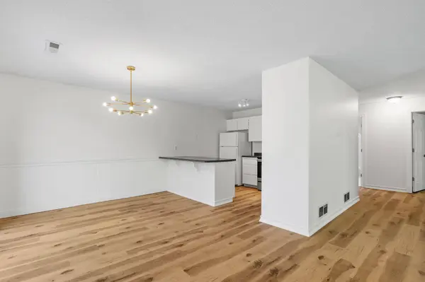 9018 Neill Lake RD, Eden Prairie, MN 55347