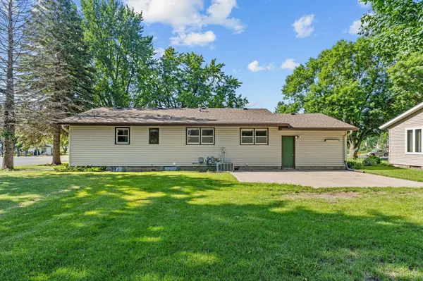401 W Douglas ST, Arlington, MN 55307