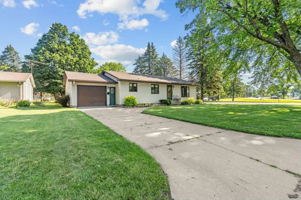 401 W Douglas ST, Arlington, MN 55307