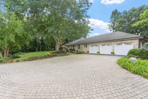 481 Peavey LN, Wayzata, MN 55391