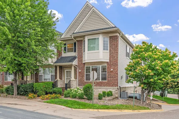 8202 Golden Valley RD, Minneapolis, MN 55427