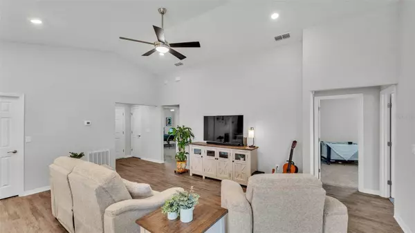 122 ST THOMAS DR, Mulberry, FL 33860