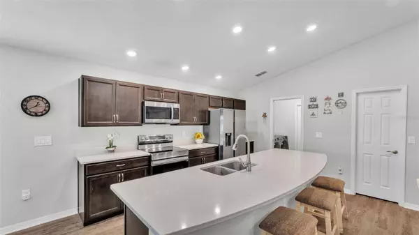 122 ST THOMAS DR, Mulberry, FL 33860