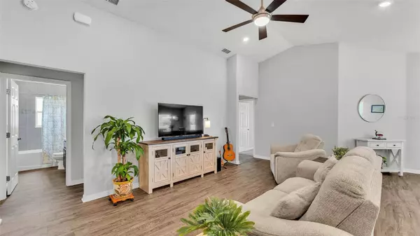 122 ST THOMAS DR, Mulberry, FL 33860