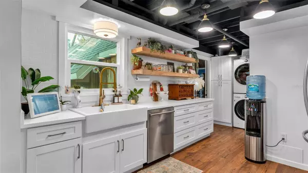 9133 PINE TREE DR, Lakeland, FL 33809