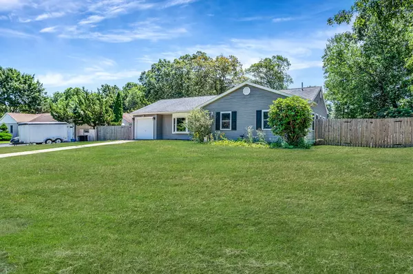 Middle Island, NY 11953-2125,6 Shelley Dr