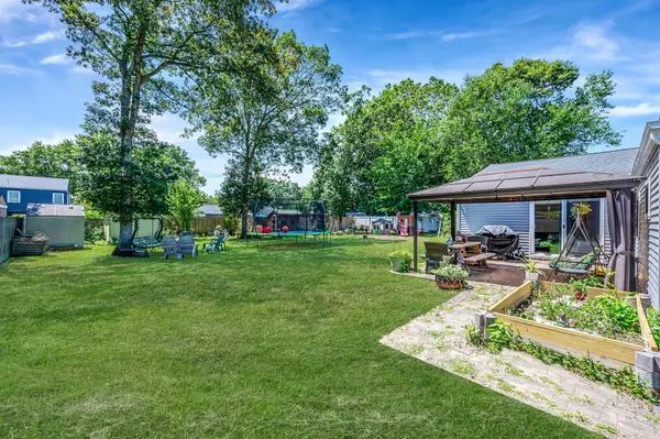 Middle Island, NY 11953-2125,6 Shelley Dr