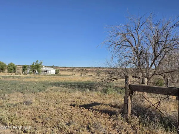24055 N State Route 89, Paulden, AZ 86334
